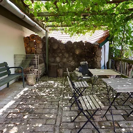 Troszt Pince Apartman Villany Exterior photo
